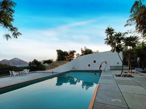 EKOSTAY Gold- Orion Villa